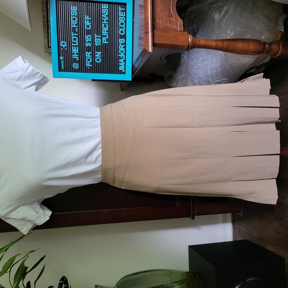 CLUB Monaco A-line Skirt Light Brown Color Size 6
